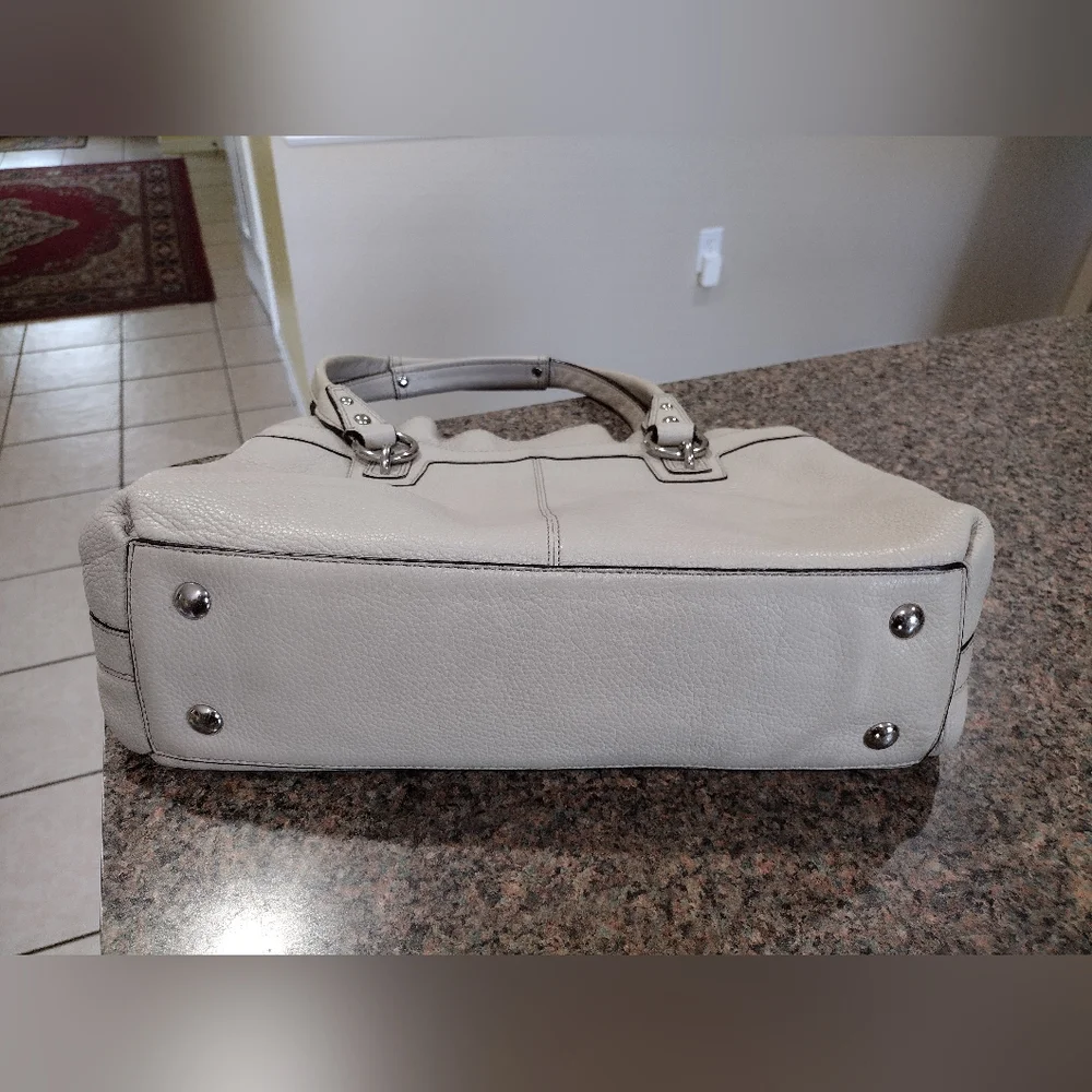 Beautiful  Penelope pebbled leather coach bag with ruffle top